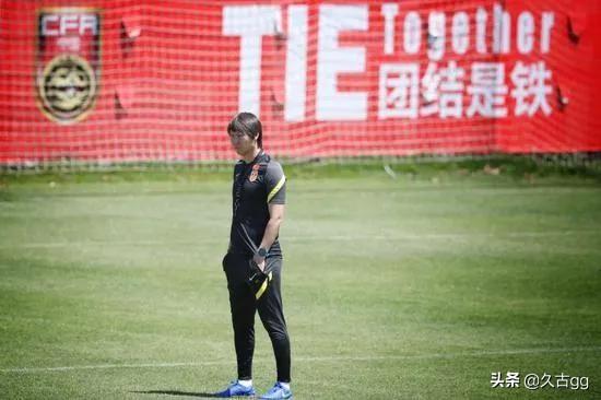 瓦拉内头球破门:亚洲杯国足3：0菲律宾，大家如何评价这场比赛