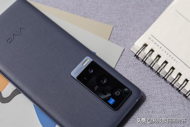 手机一般2年就换了，为什么还要买五六千的手机呢？