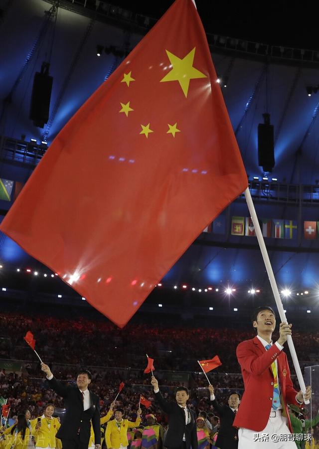 全红婵比心朱婷担任河南旗手，如何看待朱婷成为中国夏季奥运会首位开幕式女旗手