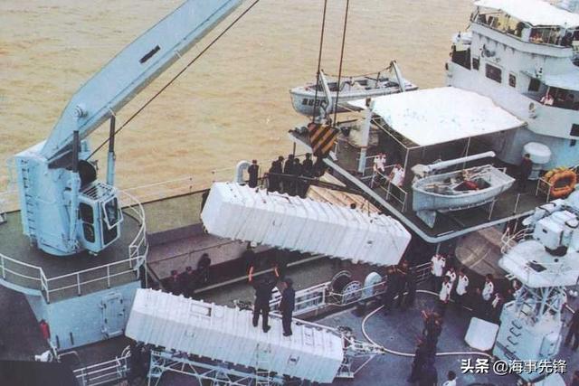 驱逐舰上面只携带几十枚导弹，战争中打光了怎么办？插图69