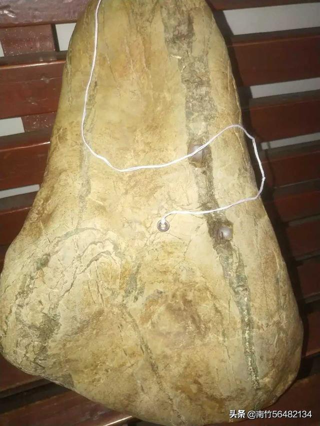 天宝石是什么石头,什么是有机宝石和无机宝石？