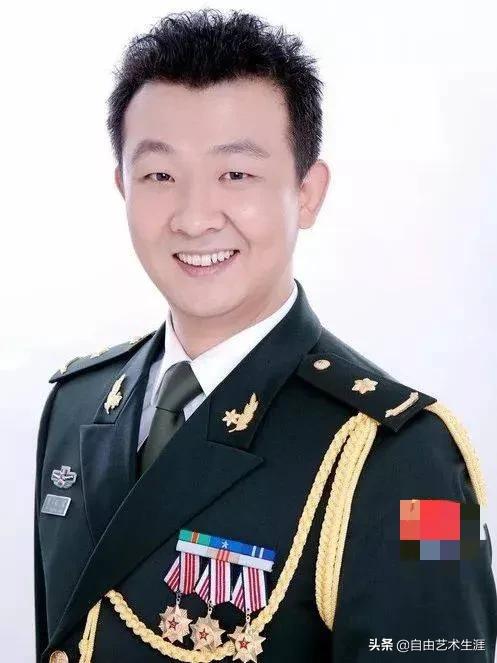阿鲁阿卓简介:在当代中国，大家最喜欢的国宝级青年男高音歌唱家都有谁呢