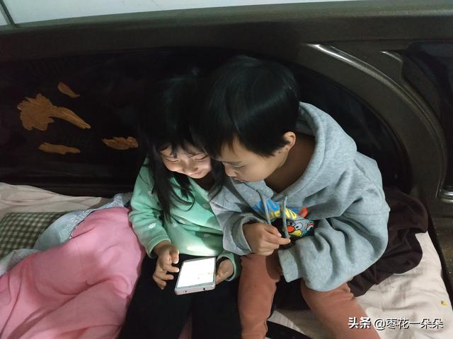 游戏迷你世界让孩子很着迷,怎么办？