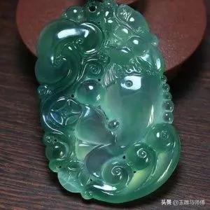 如何区分缅甸翡翠和危料,这个牌子是危料吗，雕工怎么样？