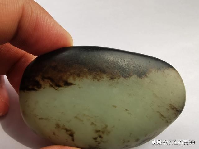 和田玉皮色种类图解,大家帮我看看这是不是和田玉，皮色对不对？