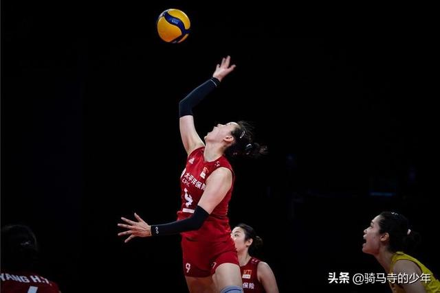 女排爆冷负加拿大:中国女排2-3爆冷输给加拿大女排的原因有哪些？