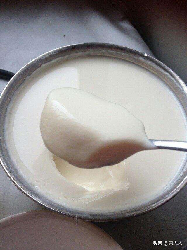牛奶和酸奶谁的蛋白质更高一些，纯牛奶和酸奶的区别是什么