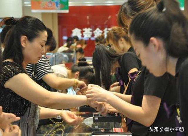 黄金的营销方案:准备在新年弄一个线上的新年活动，求推荐一些新春营销活动方案？