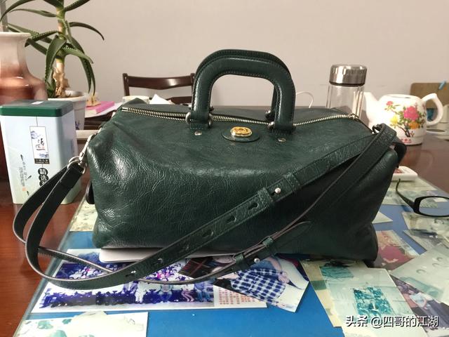 你觉得lv和gucci哪个品牌在国际上档次高,为什么？