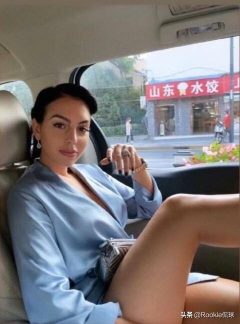 c罗与女友已完婚:意大利《米兰体育报》披露了C罗在尤文的一天日程，你如何看待