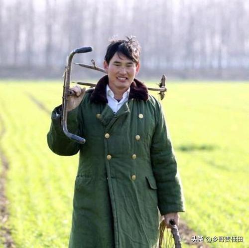 蒲巴甲图片:都是康巴汉子，为什么丁真爆红，好男儿冠军蒲巴甲却过气？