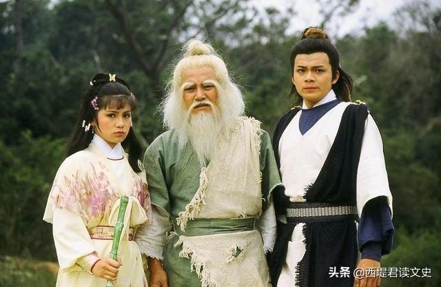 乔峰（萧峰）一天饭也没要过，怎么当上的丐帮帮主？