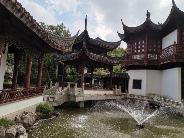 美好的句子最是打动人。有没有句子诗词,让你一见倾心,一直珍藏？