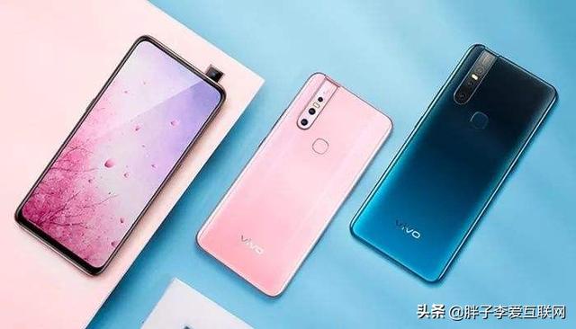 买手机是去线下实体店好,还是官网买好？