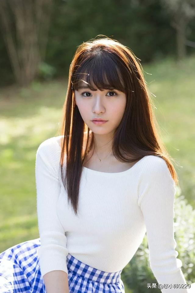 浅川梨奈17岁成千年一遇,用时间形容美女,几年一个尴尬不？