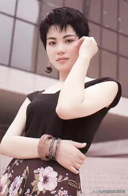 李嫣将出国留学:在教育孩子时，需要注意哪些方面呢？