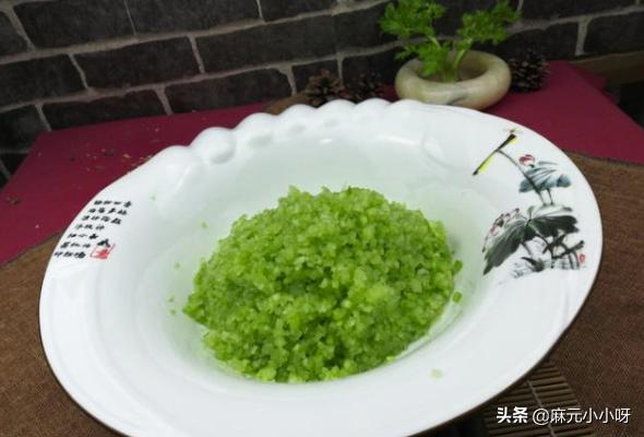 猪肉芹菜饺子馅怎么调,好吃的猪肉芹菜馅饺子怎么调馅？