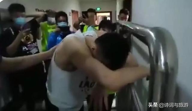 杨鸣女友:杨鸣辞退帅位被拒绝，辽宁为什么不迎回郭士强指导
