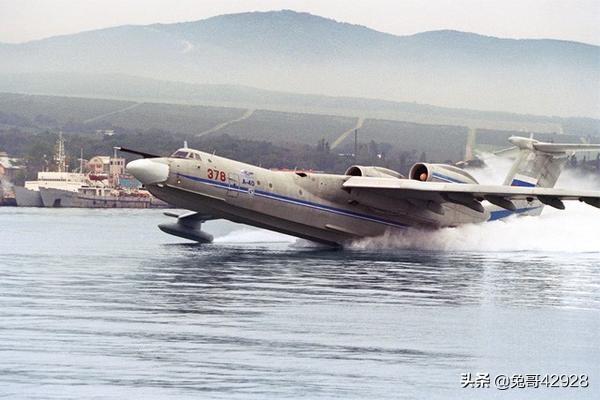 世界上最恶心的飞机，曾经世界之最，苏联A-40信天翁水陆两用飞机为何最后没有服役