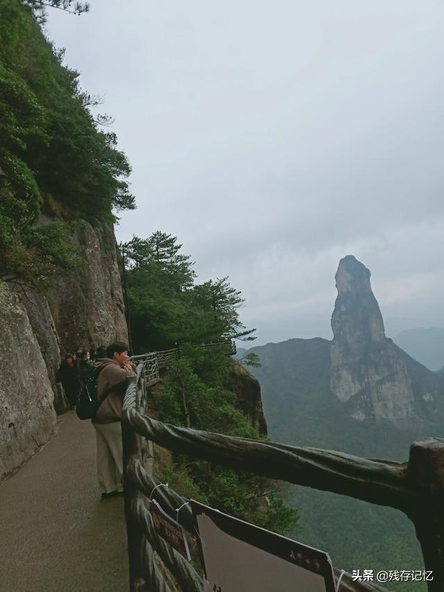 时诗个人资料:情人之间能保持多久的关系