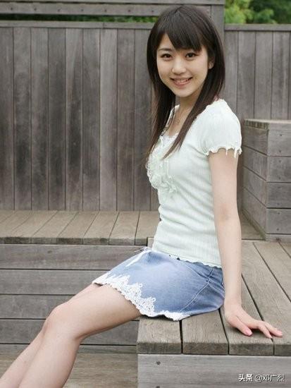 梨涡妹妹金在恩:什么样的女孩，你一看就入迷了？