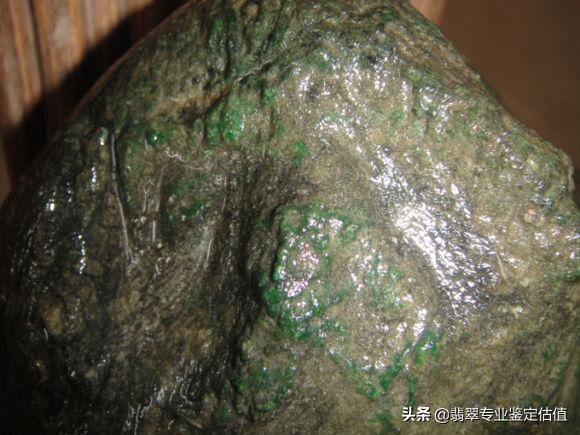 翡翠黑皮料是哪个场口,莫湾基铁锈皮一般出什么料子？