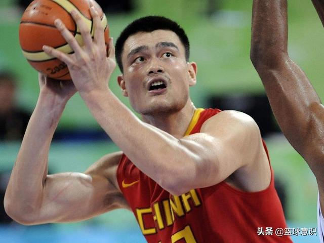 艾尔哈灵顿姚明:为什么有人会认为姚明曾经是NBA第一中锋？