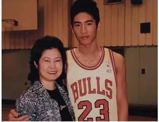 高以翔结婚了吗:大家都热爱高以翔，为什么不相信高以翔一直肯定自己单身呢？