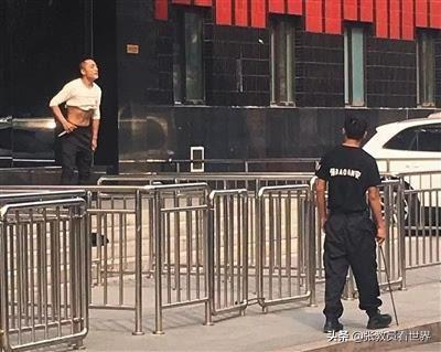 哈卷遭遇抢劫:女性如遇强奸抢劫如何做才能保住性命？
