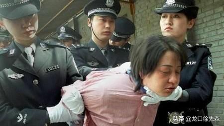 死刑犯押到刑场准备枪决时,犯人腿软吓破胆,是种什么样的状态？