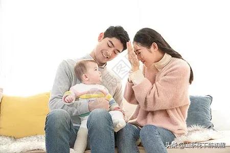 杜若溪怀孕:你们曾经是否相信过，男生和女生只要牵到手就会怀孕