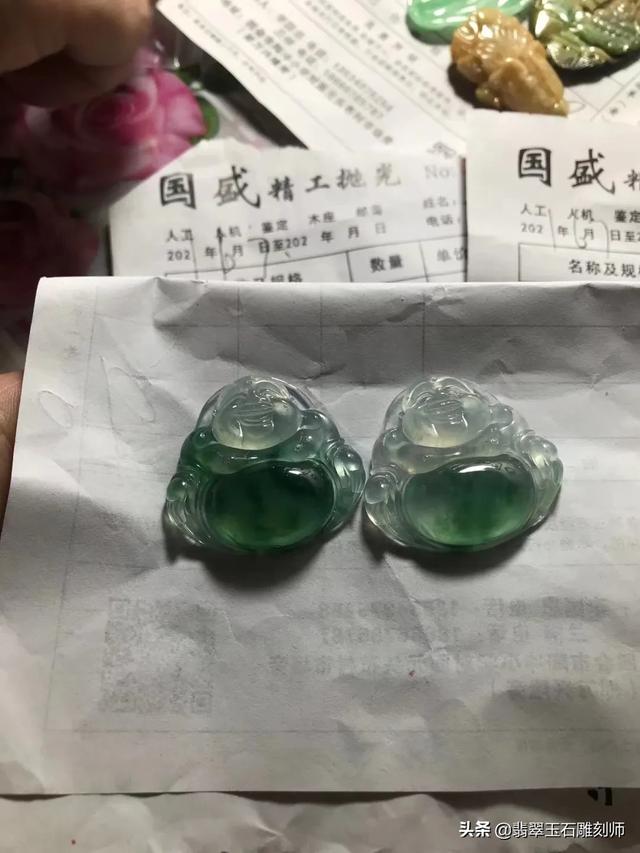 糯冰翡翠玉镯一般价格在,我这赌石开出的糯冰玉佛，能值多少钱？