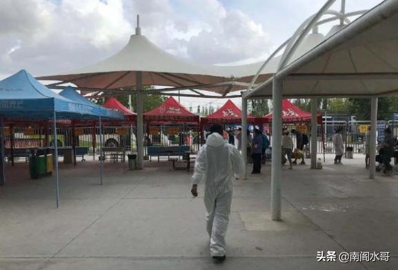 10月24日，新疆喀什地区报告1例新冠肺炎无症状感染者，源头可能会是什么？应怎样防止偶发疫情发生？