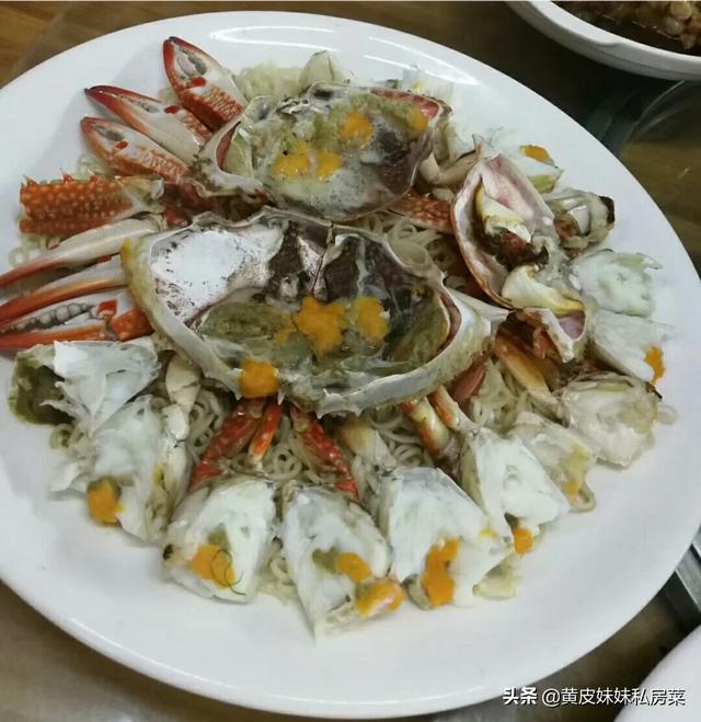 螃蟹都有哪些美味吃法，吃螃蟹的时候，喝什么茶比较好螃蟹有哪些比较美味的做法