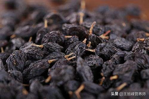黑枸杞菊花茶，黑枸杞有哪些功效？直接吃和泡茶哪种效果好些？