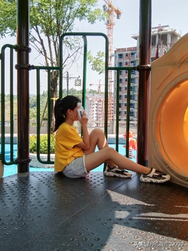 为什么大多男人会吃孩子的醋反之女人不会？