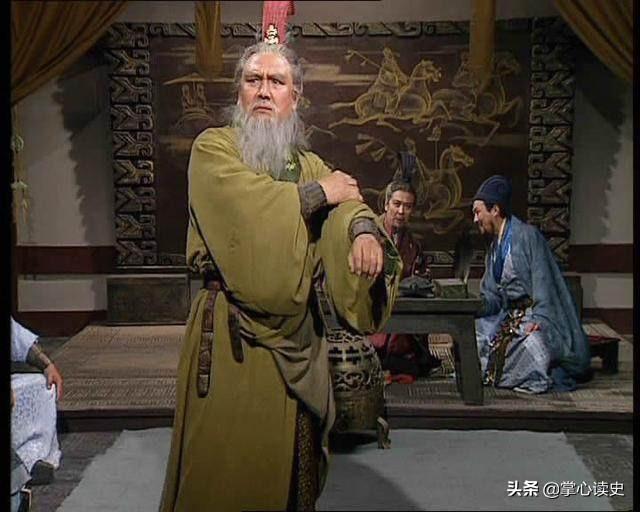 黄忠为什么出名很晚？年轻的时候在干什么？