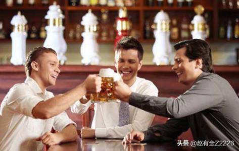 刘昊然喝酒一口闷原因:农村喝酒把感情深一口闷挂在嘴上，喝酒真能喝出感情吗？