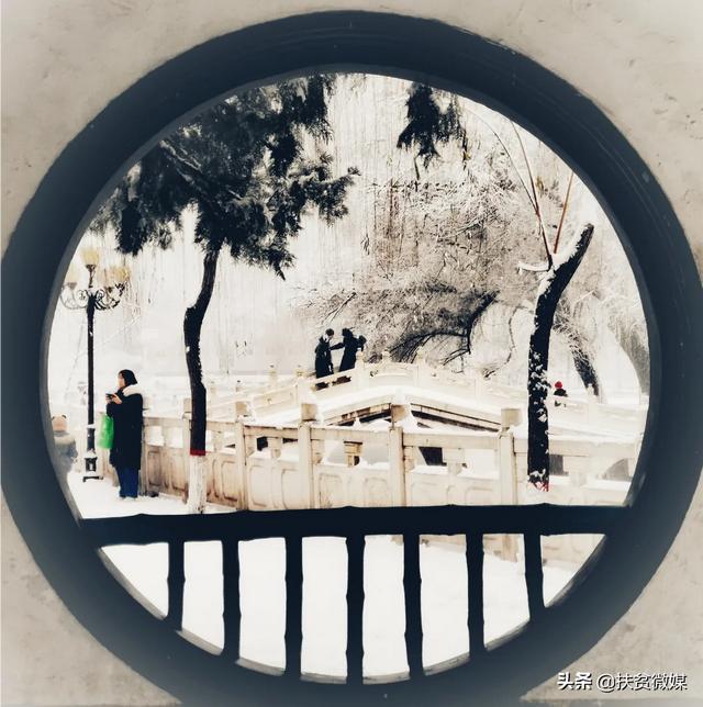 下雪时就在小区楼下,怎么给孩子拍一组漂亮的照片？