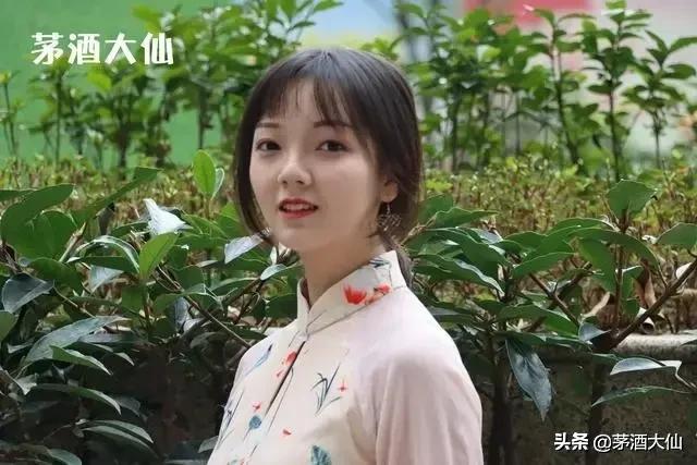 高海宁全透明装:白酒为啥不用塑料瓶装对酒的品质与口感是否有影响