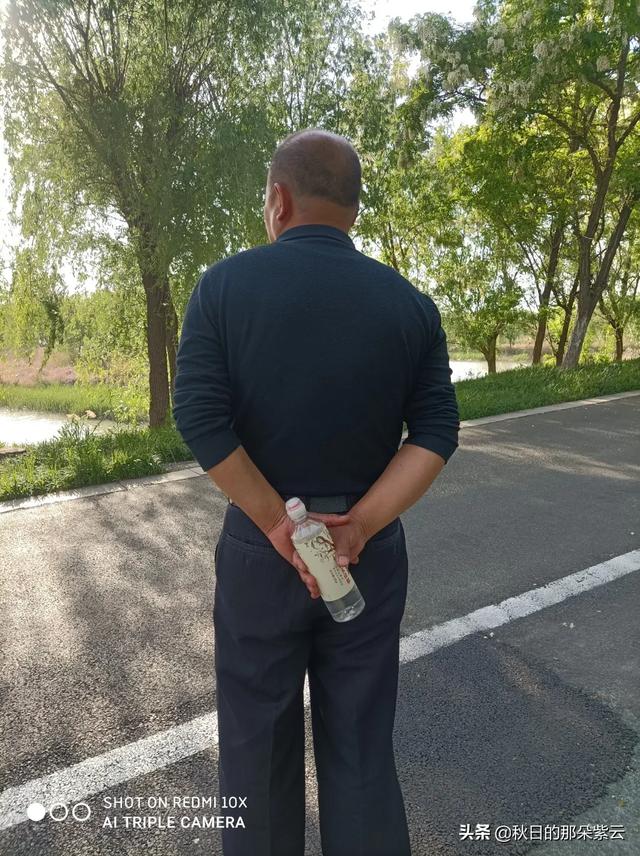 你拍过背影么，可以分享一下摄影技巧么