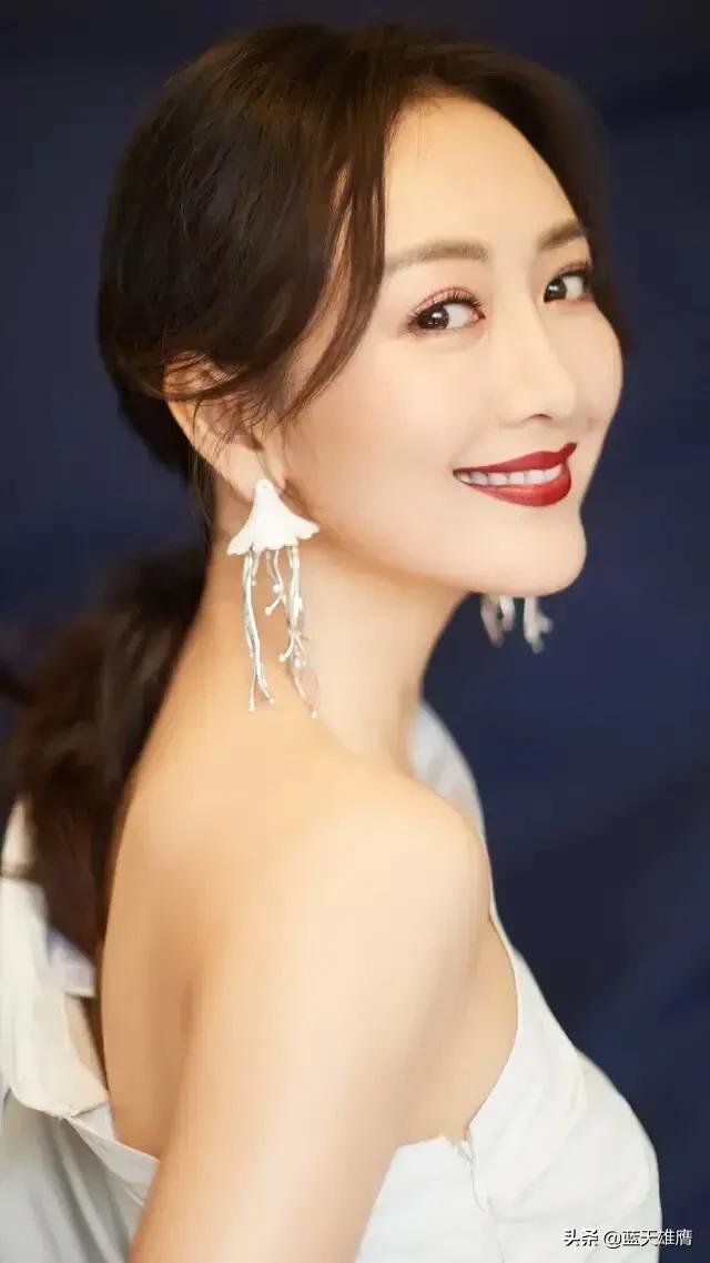 沈佳怡:乘风破浪的姐姐们里面，你认为那几位最漂亮？让你看了就忘不了？