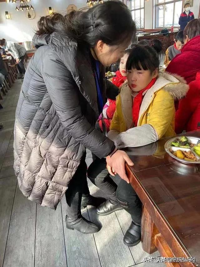 孩子在校不爱说话怎么办:怎样去引导一个五年级在学校不说话的孩子？