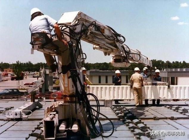 驱逐舰上面只携带几十枚导弹，战争中打光了怎么办？插图65