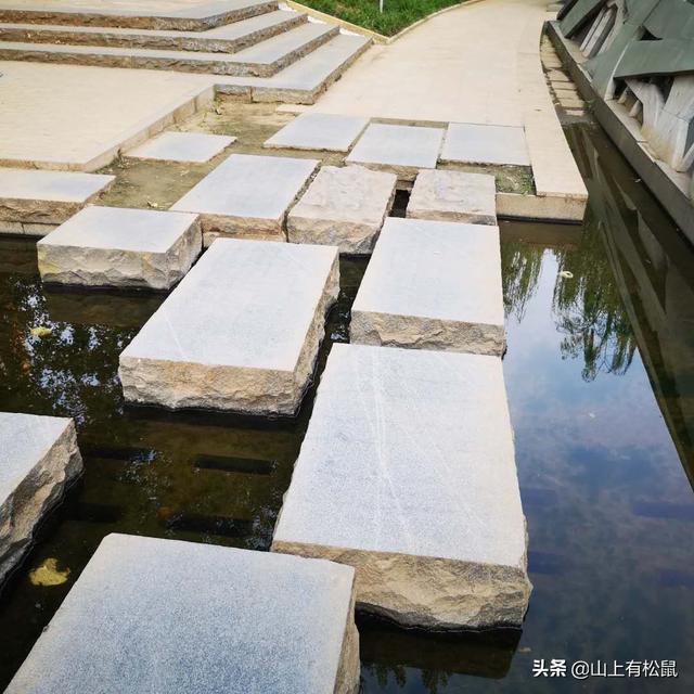 找单身女朋友:有多少人没有女朋友，宁愿单身也不愿意随便找一个的？(30岁单身男的追20岁女的)
