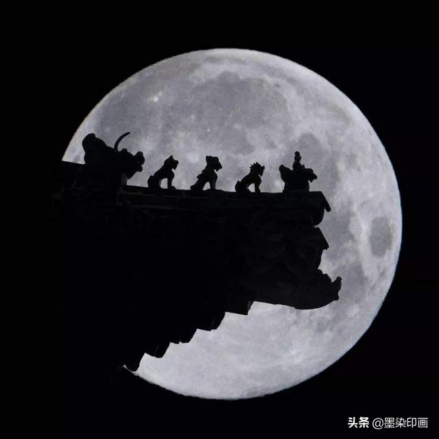 2021<a href=https://maguai.com/list/256-0-0.html target=_blank class=infotextkey>朋友圈</a>图片配图:2021年春节快到了，疫情期间，在外工作的人们回家过年好吗？