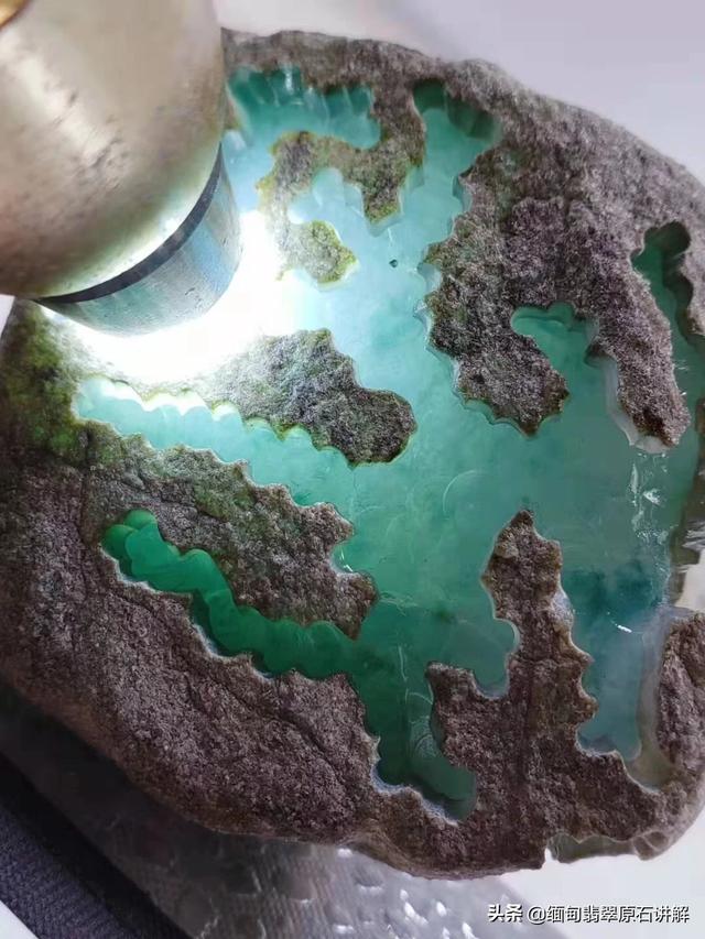 翡翠入门级知识大全,翡翠玉石的挑选有没有什么技巧呢？