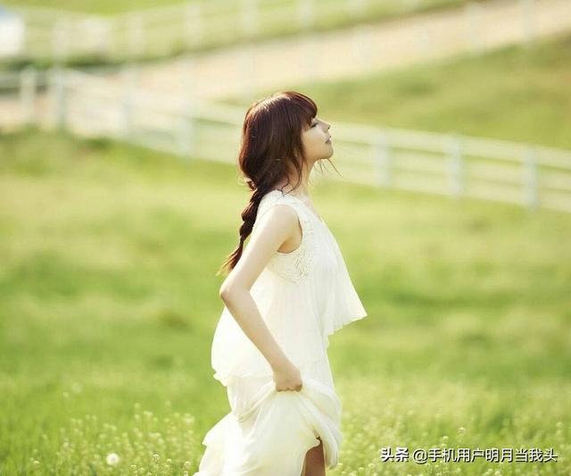 女生来大姨妈怎么安慰,怎么暖心提醒女孩大姨妈来了？