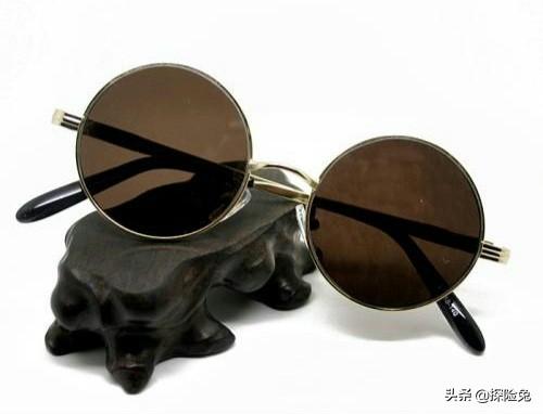 怎样鉴别树脂合成的石头,石头眼镜的鉴别方法有哪些？