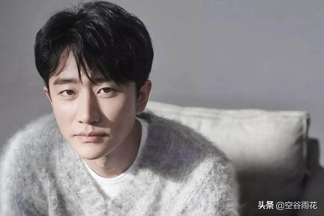 王凯黄轩世纪握手:王凯黄轩上演“世纪之握”，合作还会远吗？